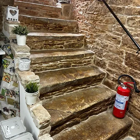 La Grotta 3*